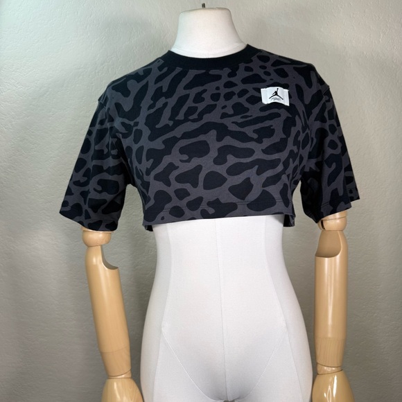 Nike Jordan Jumpman Graphic Cropped GFX Short Sleeve Tee T-Shirt Top Small EUC - Picture 2 of 16